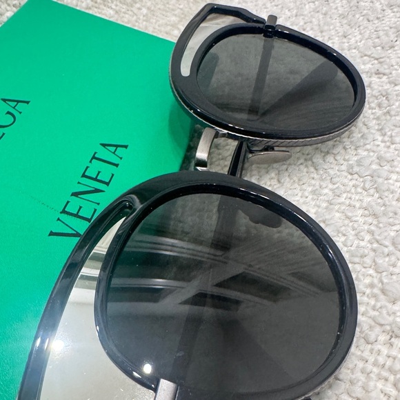 Bottega Veneta Cat Eye Sunglasses Black|Silver chic eyewear main image 6